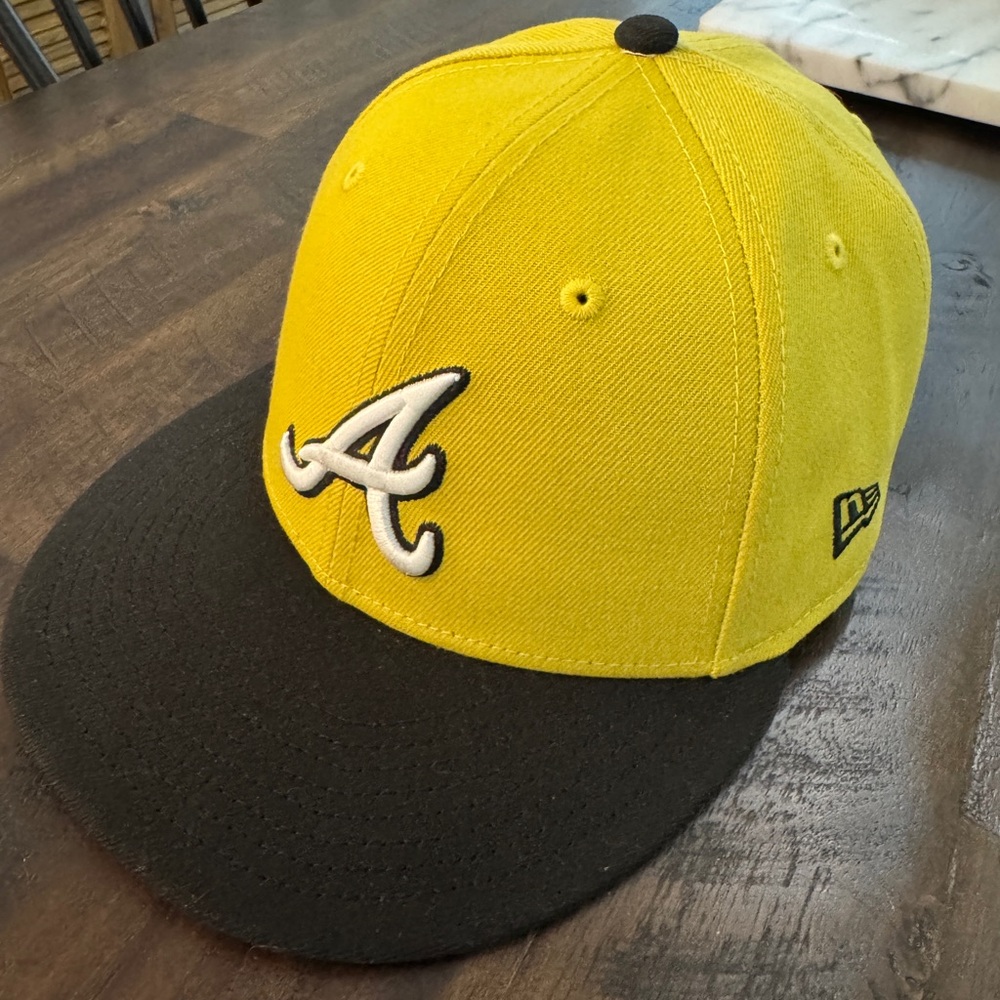 New Era 59FIFTY Atlanta Braves Yellow and Black Men's Cap
